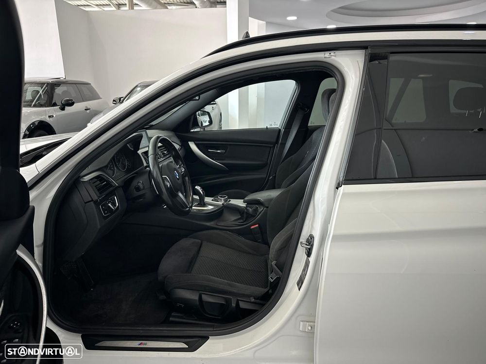 BMW 320 d Auto Pack M - 41