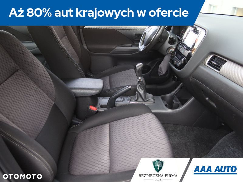 Mitsubishi Outlander - 10