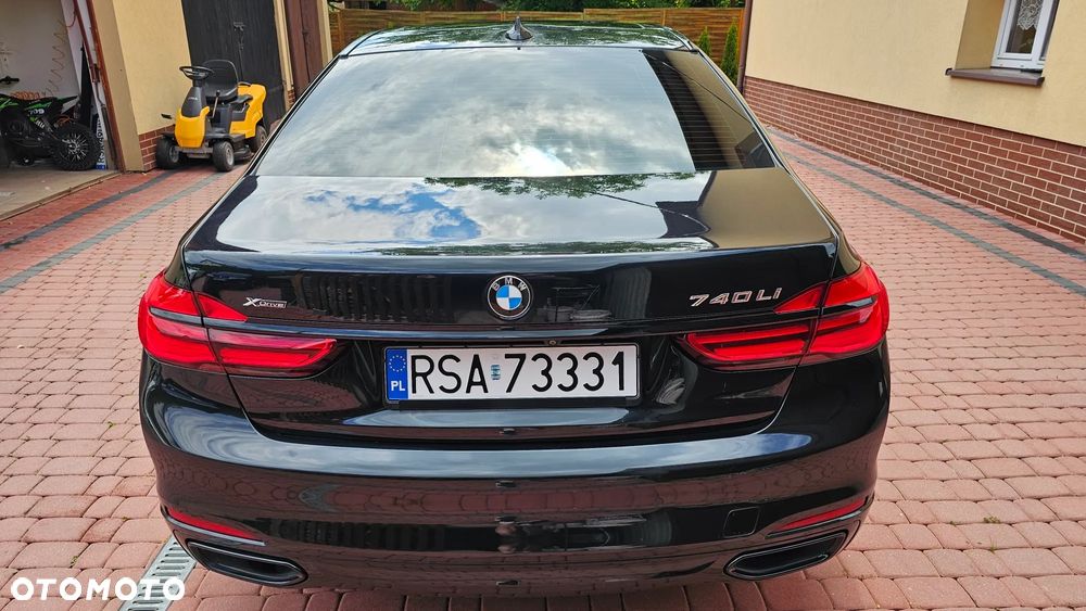 BMW Seria 7 740Li - 26