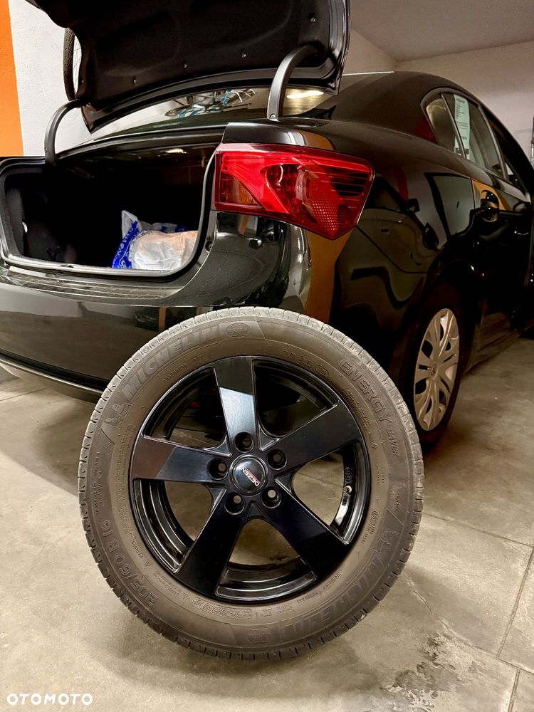 Toyota Avensis 1.6 Active - 7