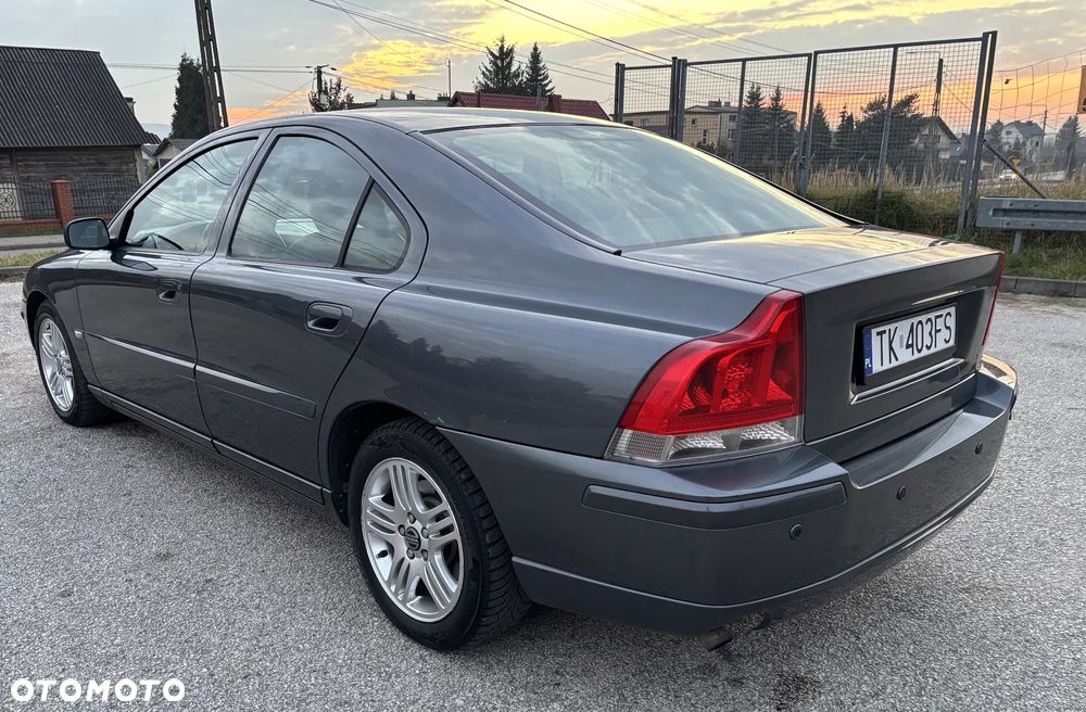 Volvo S60 2.4D Momentum - 5