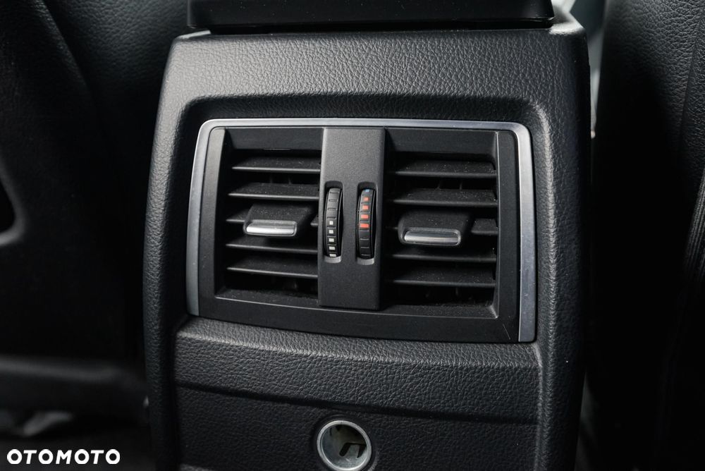 BMW Seria 3 320d xDrive M Sport Shadow sport - 30