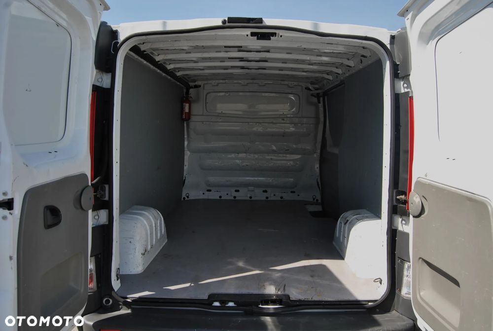 Opel Vivaro - 8