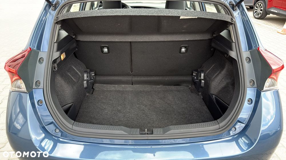 Toyota Auris - 11
