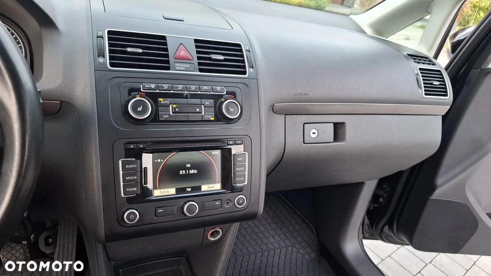 Volkswagen Touran - 31