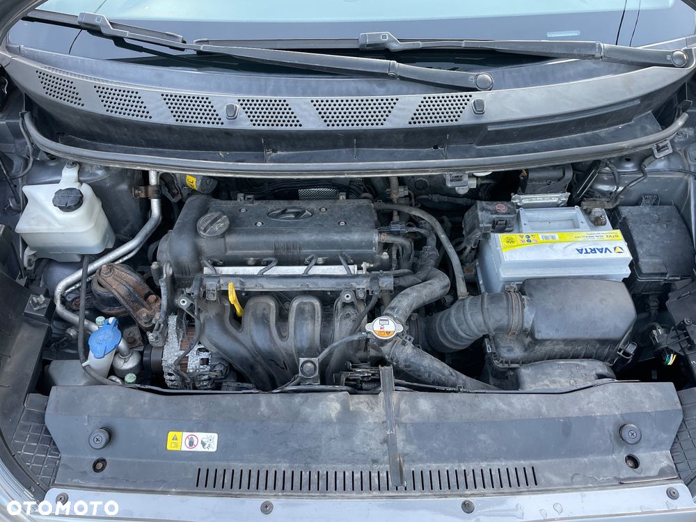 Hyundai ix20 1.4 blue Space - 14