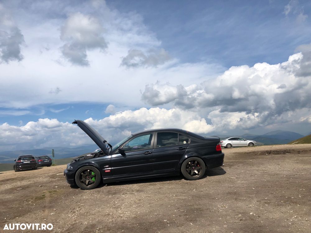 BMW Seria 3 320i - 12