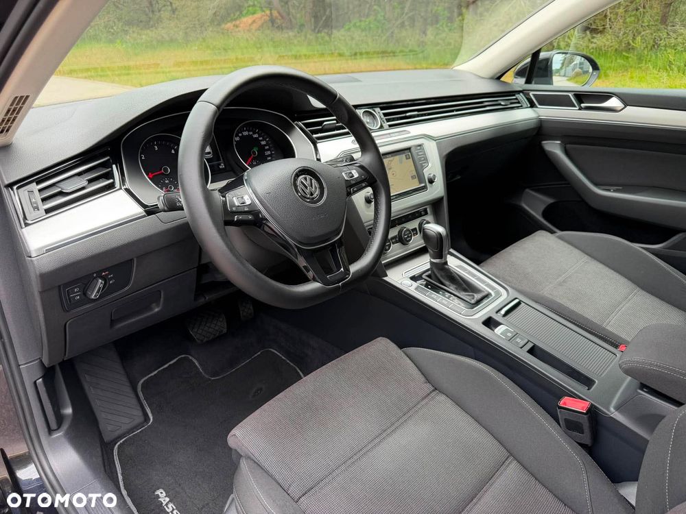 Volkswagen Passat Variant 2.0 TDI SCR DSG Highline - 18
