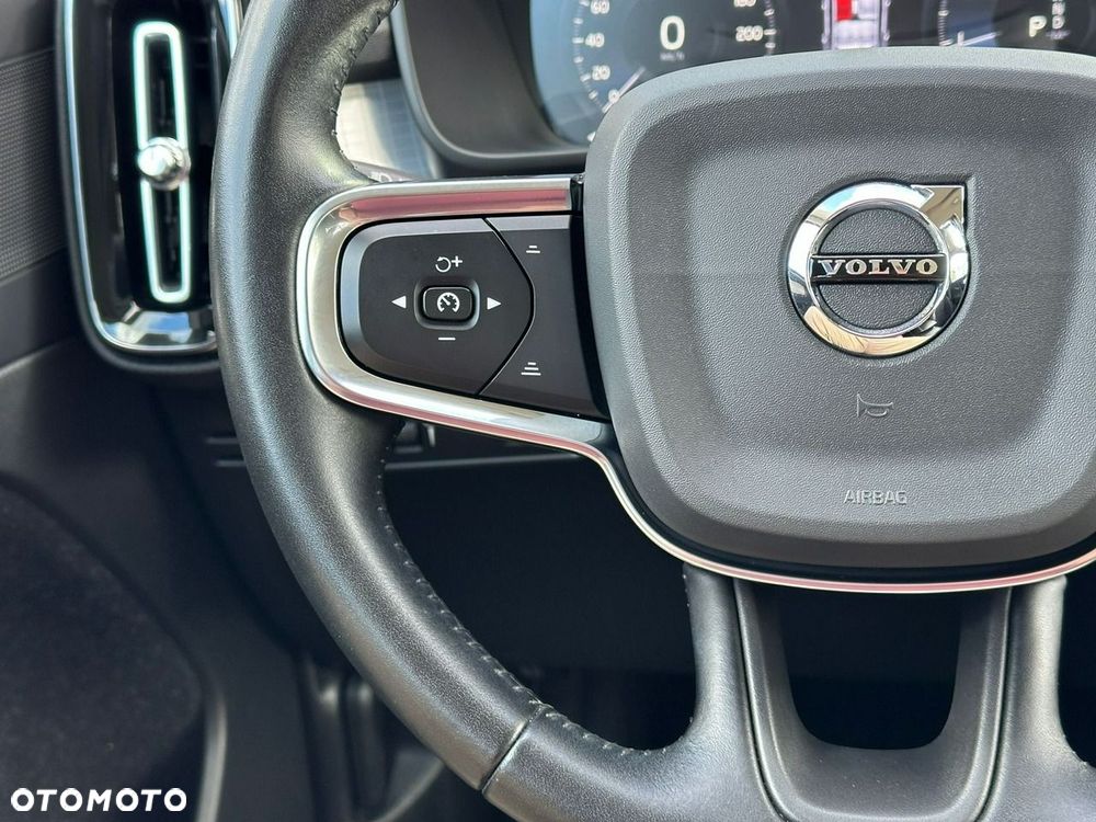 Volvo XC 40 T3 Geartronic Momentum - 19