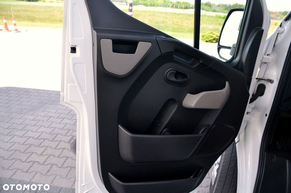 Nissan NV 400 - 20