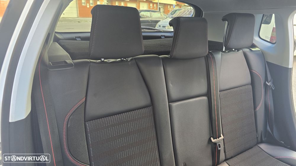 Peugeot 2008 1.6 BlueHDi GT Line - 25