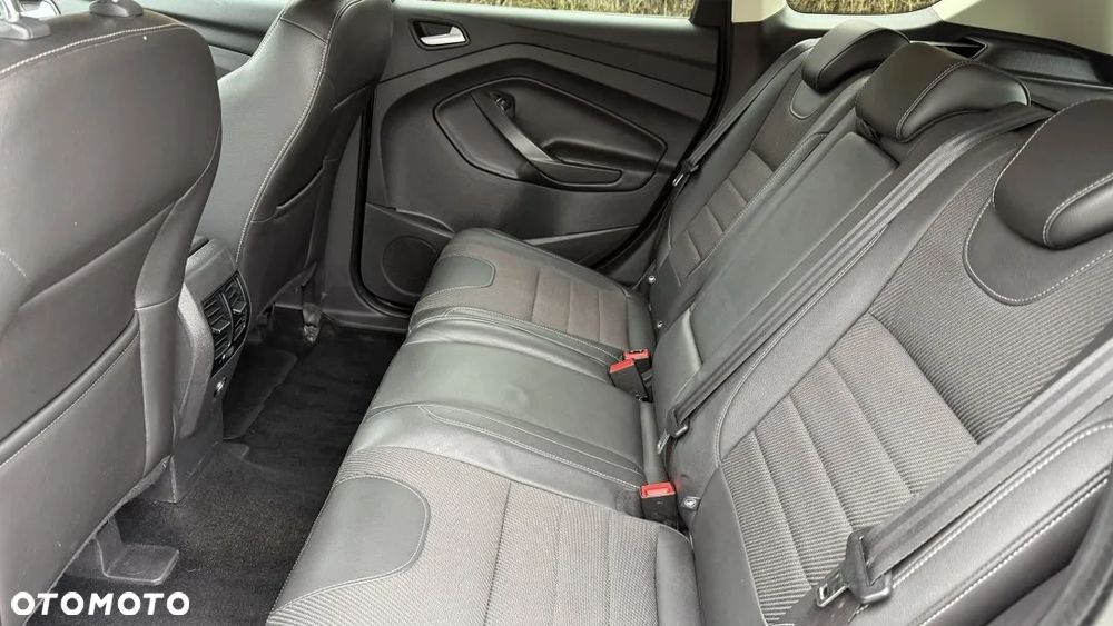 Ford Kuga 2.0 TDCi 2x4 Titanium - 37