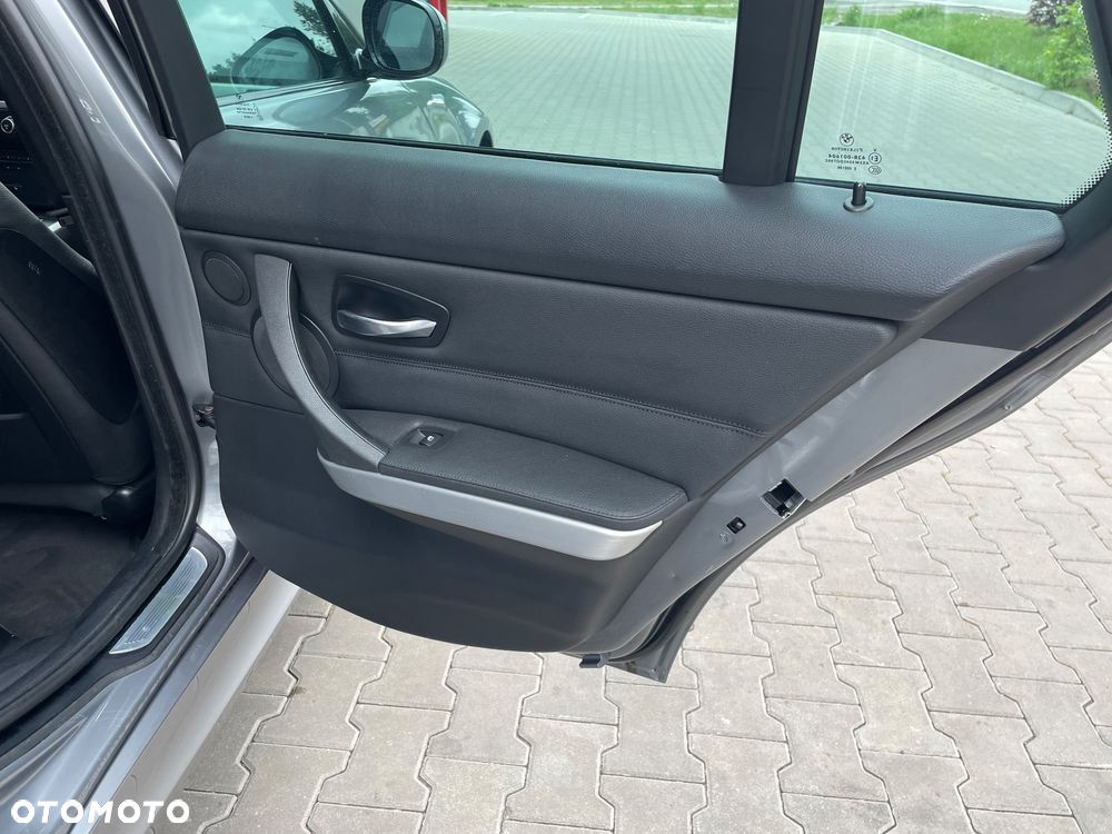 BMW Seria 3 - 23