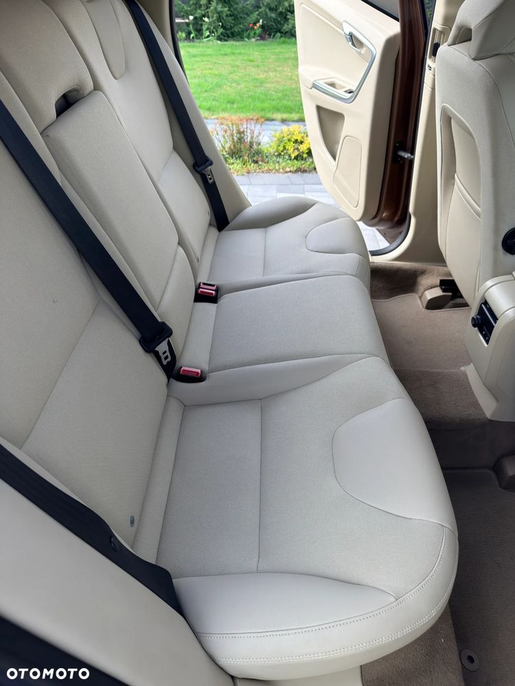 Volvo XC 60 2.4D AWD - 17