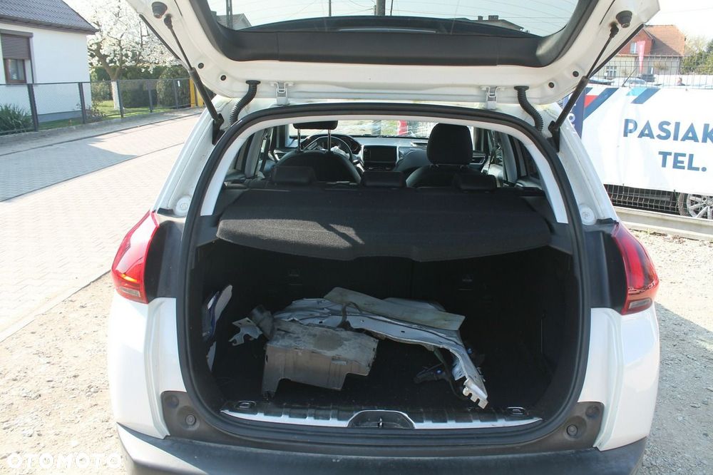 Peugeot 2008 - 12