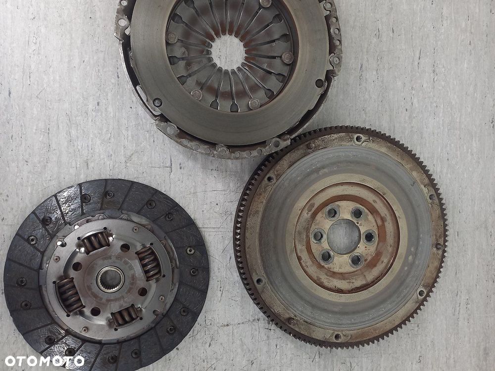 SPRZEGŁO KOMPLETNE SEAT LEON II R0301052710  3082001168 1.6 8V SACHS - 1