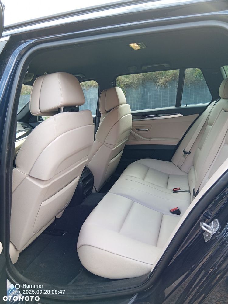 BMW Seria 5 528i xDrive - 7