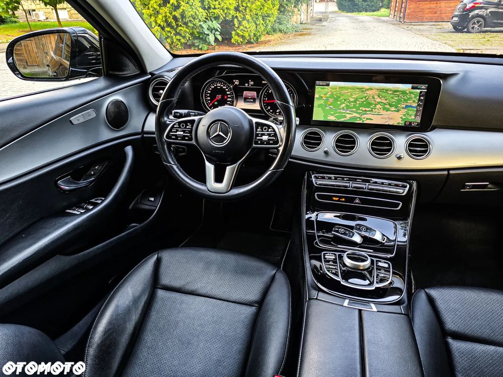 Mercedes-Benz Klasa E 220 d 9G-TRONIC - 14