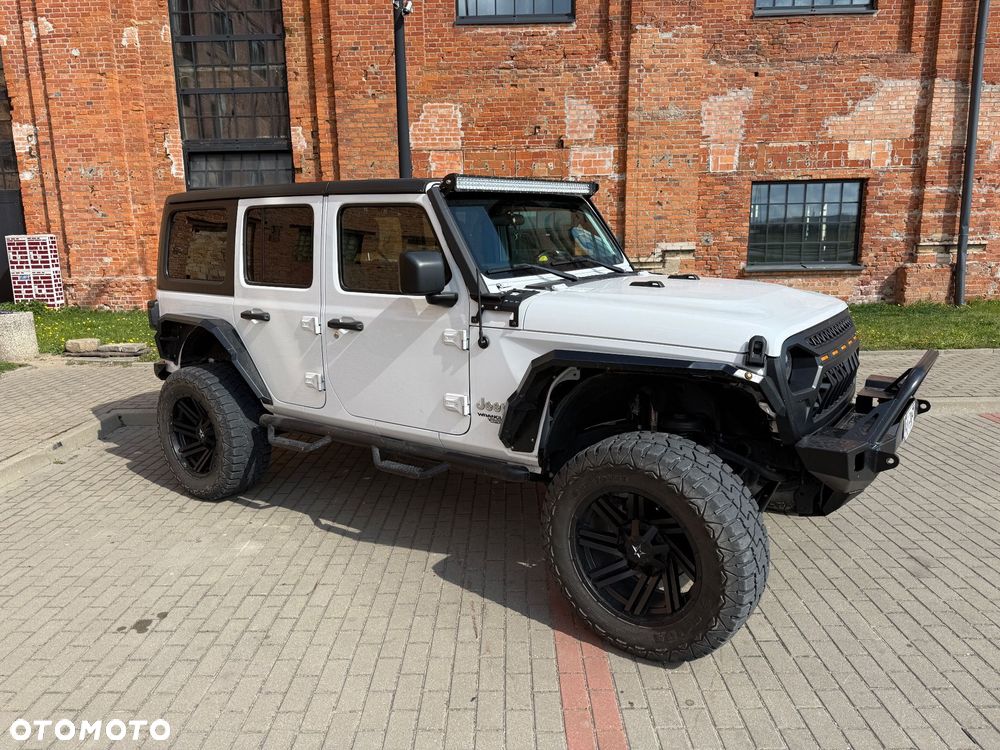 Jeep Wrangler - 9