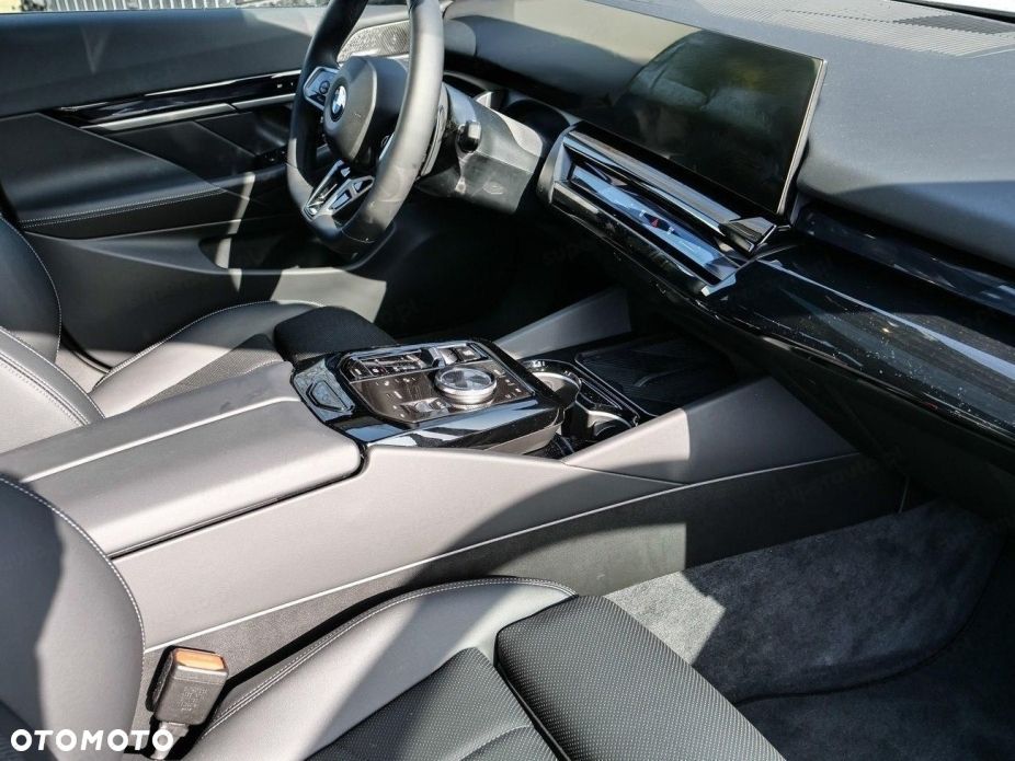 BMW Seria 5 520d xDrive mHEV M Sport - 14