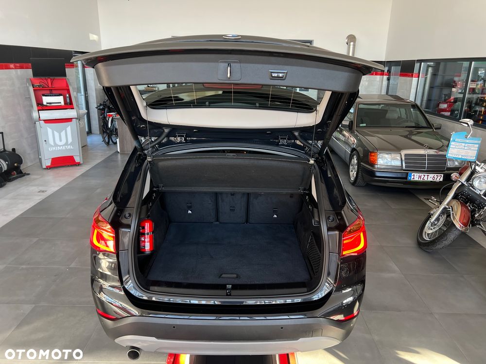 BMW X1 sDrive18i Business Edition - 21