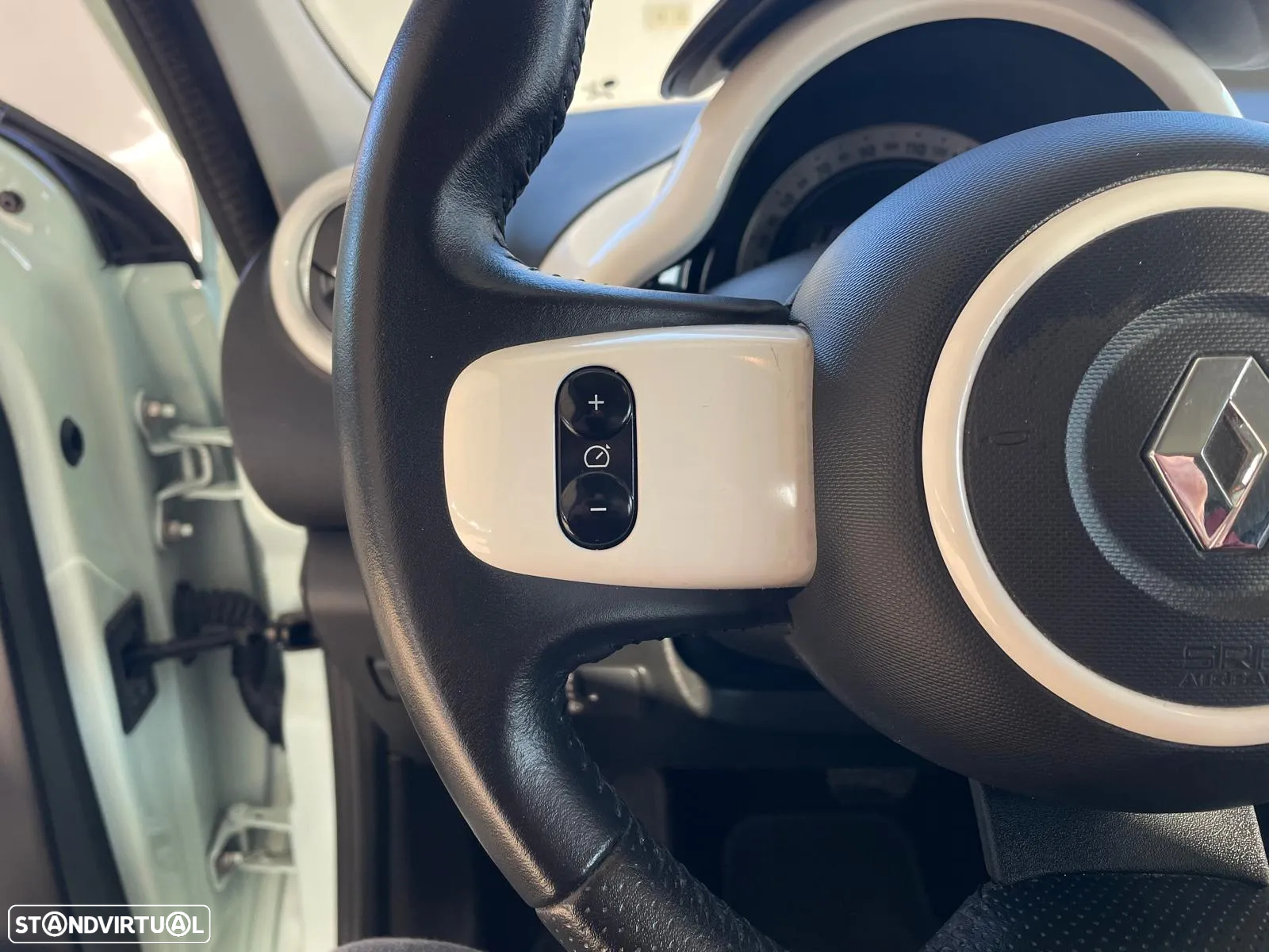 Renault Twingo TCE 90 EDC INTENS - 16