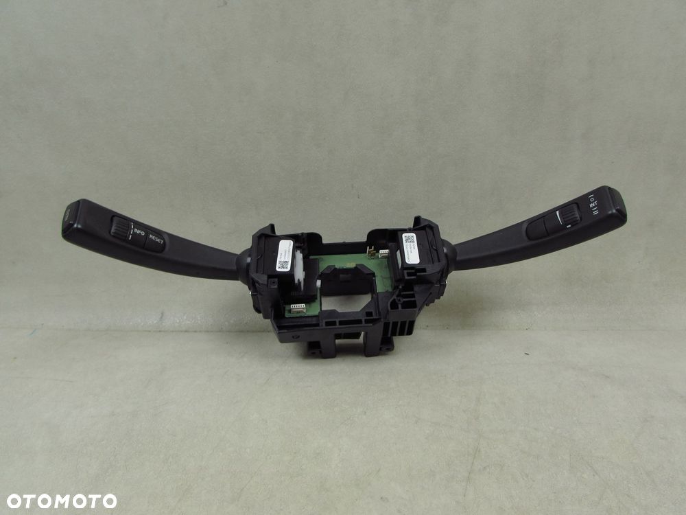 VOLVO S60 II V60 10-18 MANETKA PRZELACZNIK ZESPOLONY SWIATEL WYCIERACZEK 31334639 31334647 31264164 - 1