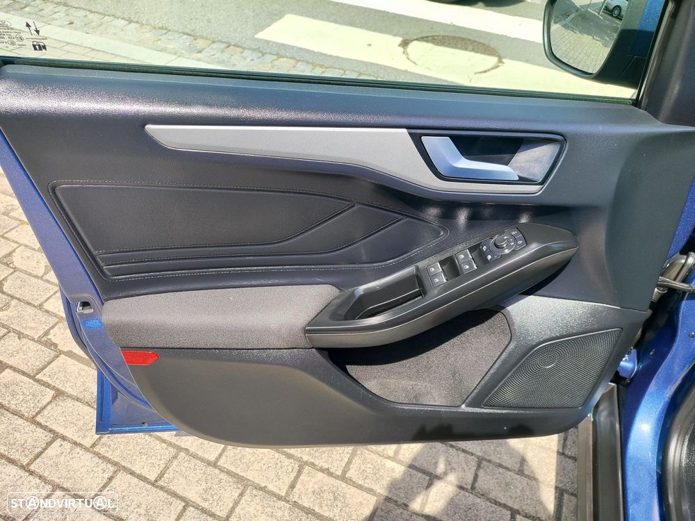 Ford Focus 1.5 TDCi ECOBlue Connected Aut. - 14