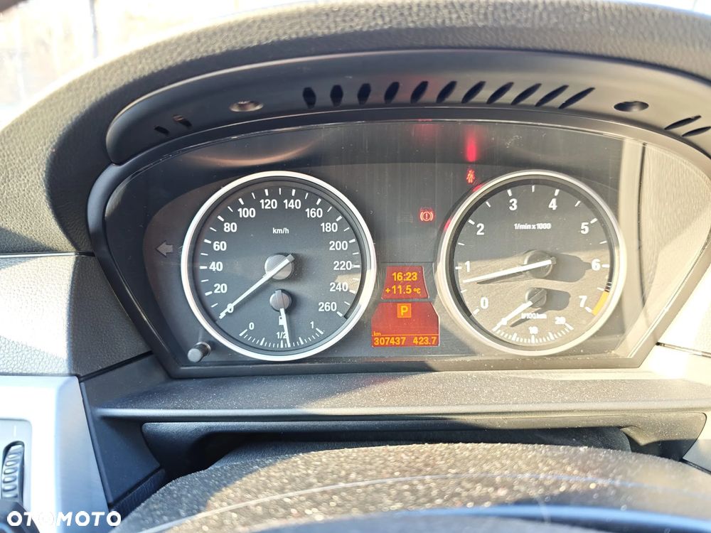 BMW Seria 5 523i - 10