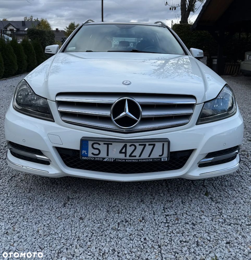 Mercedes-Benz Klasa C 220 T CDI DPF (BlueEFFICIENCY) 7G-TRONIC Avantgarde - 2
