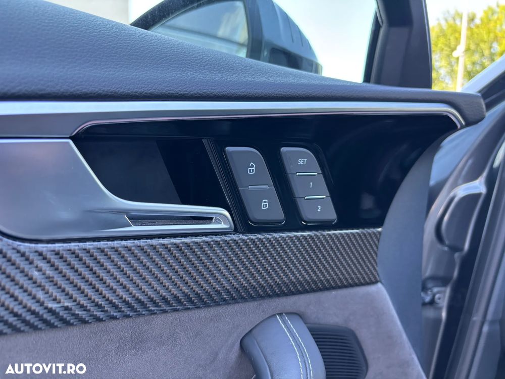 Audi RS4 Avant quattro Tiptronic - 22