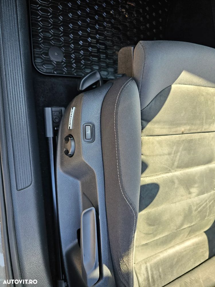 Volkswagen Golf - 30