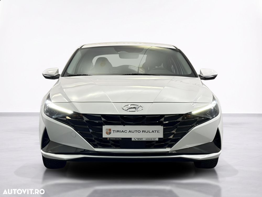 Hyundai Elantra - 9