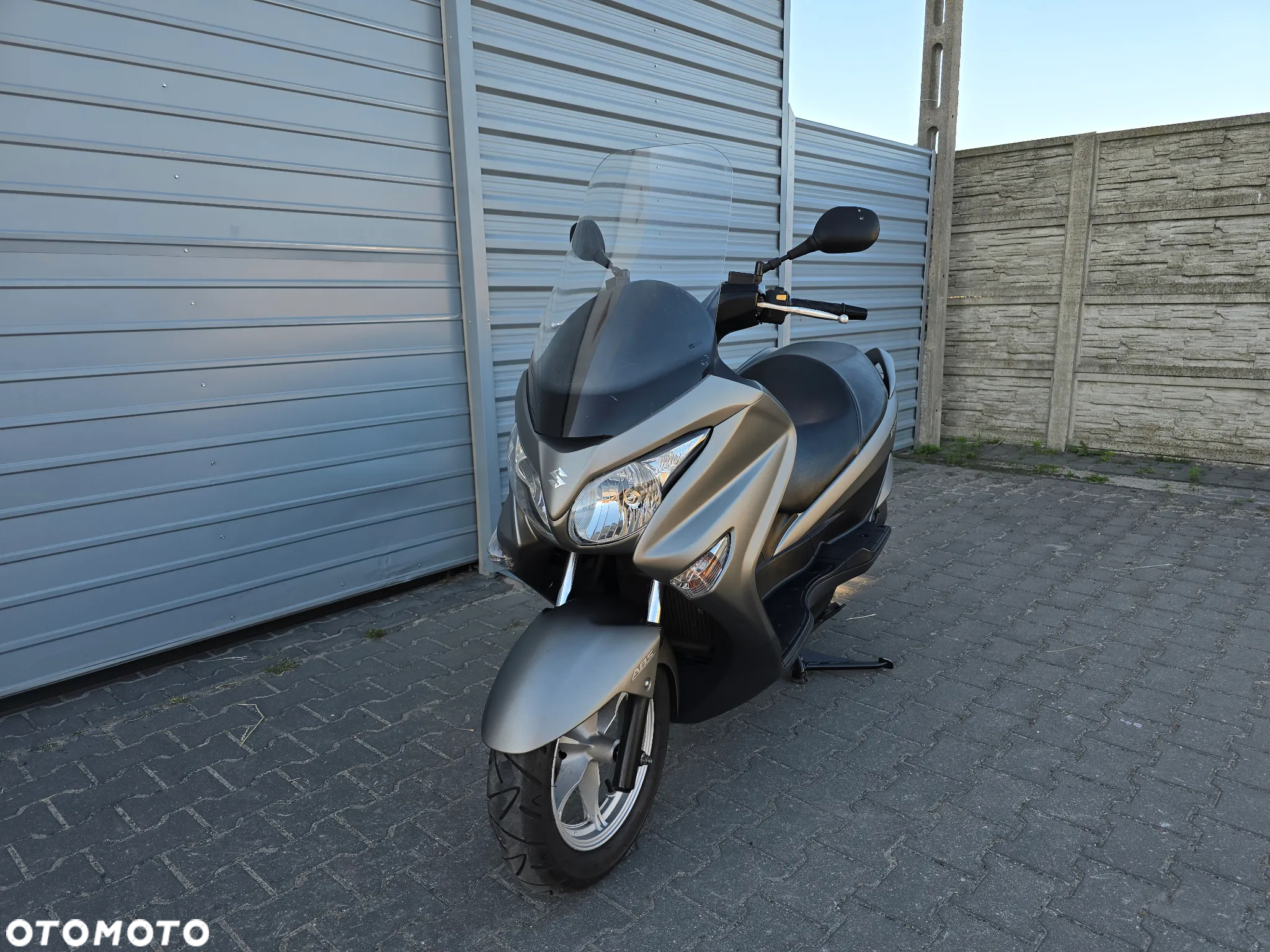 Suzuki Burgman - 11