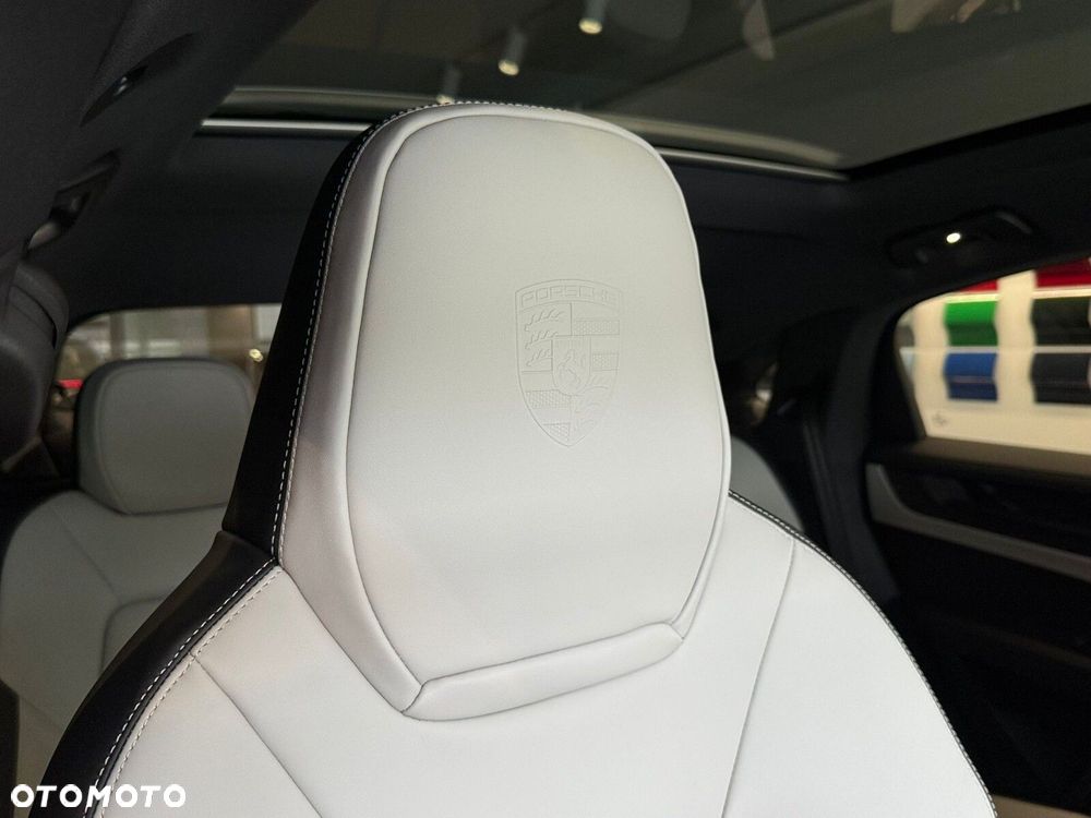 Porsche Cayenne Black Edition - 13