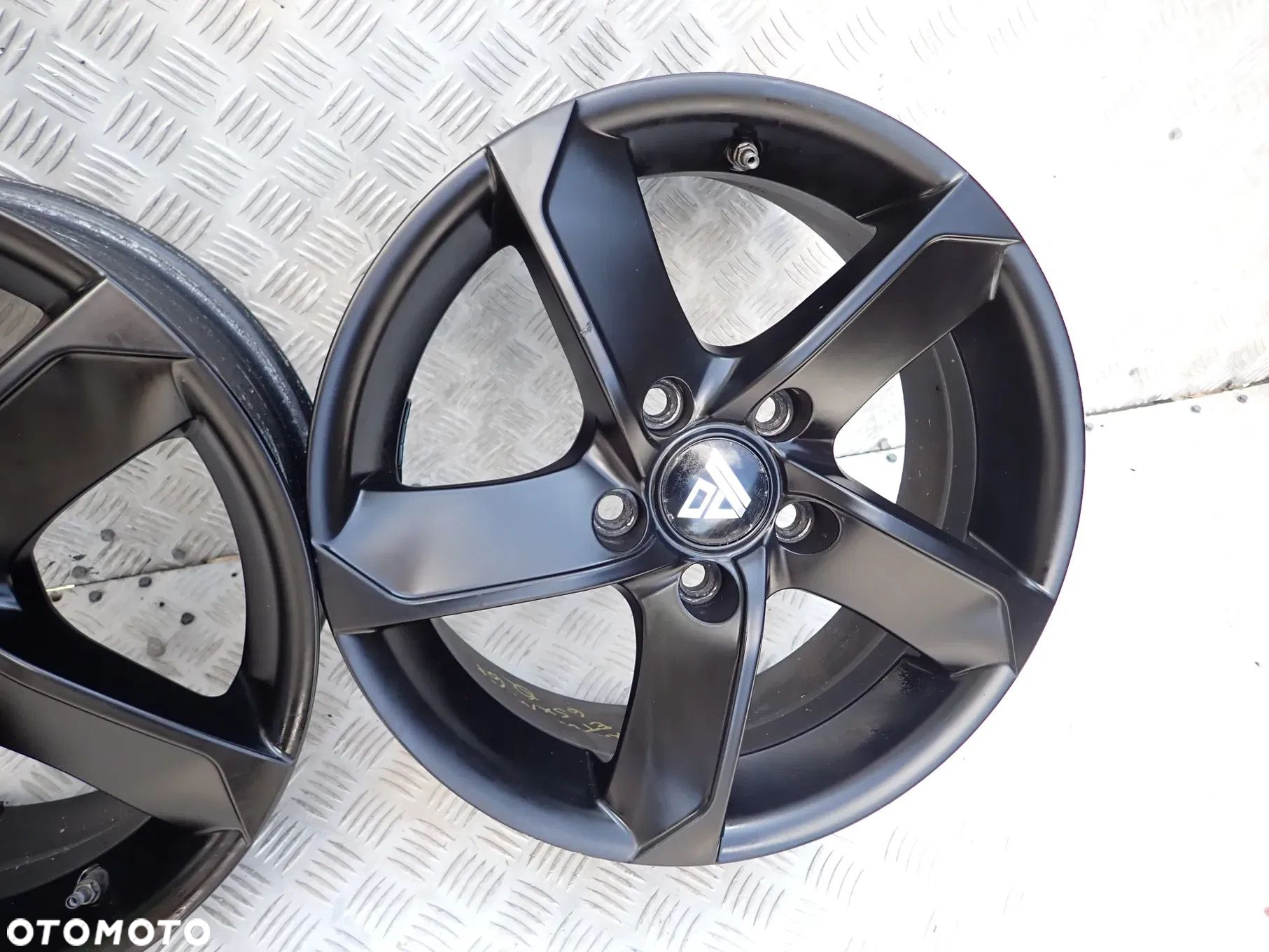 FELGI ALUMINIOWE KIA HYUNDAI 5X114,3 6,5X16 ET42 PIASTA 67 - 8