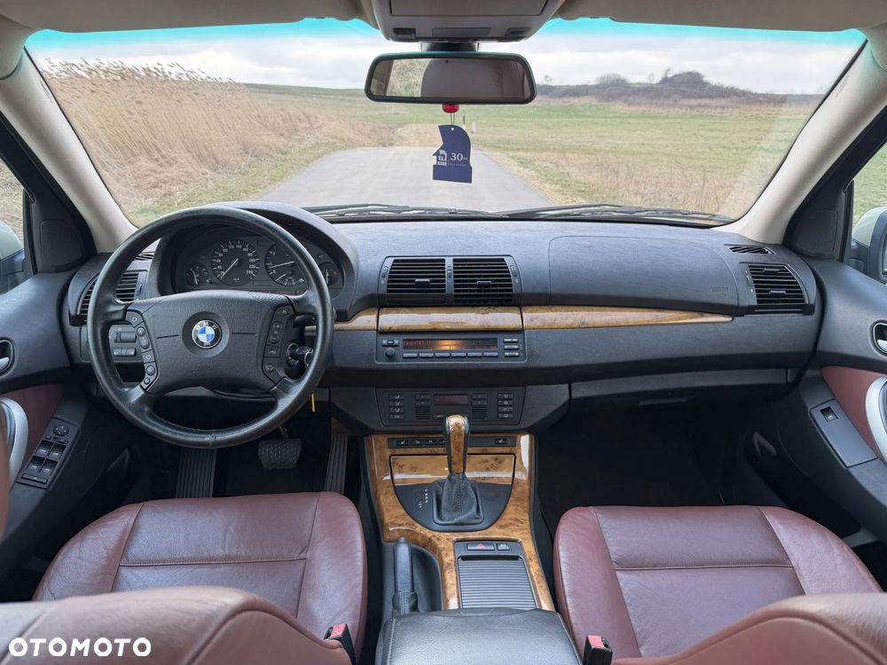 BMW X5 4.4i - 9