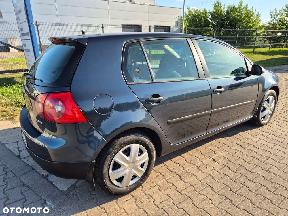 Volkswagen Golf 1.6 FSI Comfortline - 17