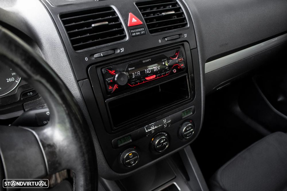 VW Golf 1.6 FSi Confortline - 21