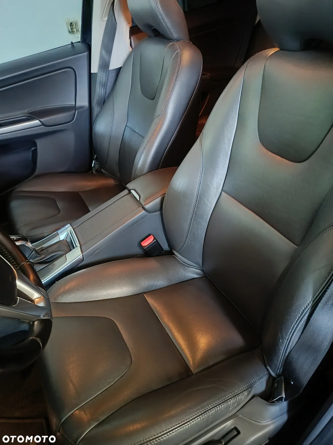 Volvo XC 60 D5 AWD Momentum - 18
