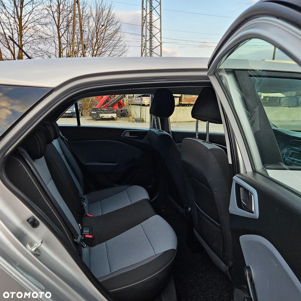 Hyundai i20 - 14