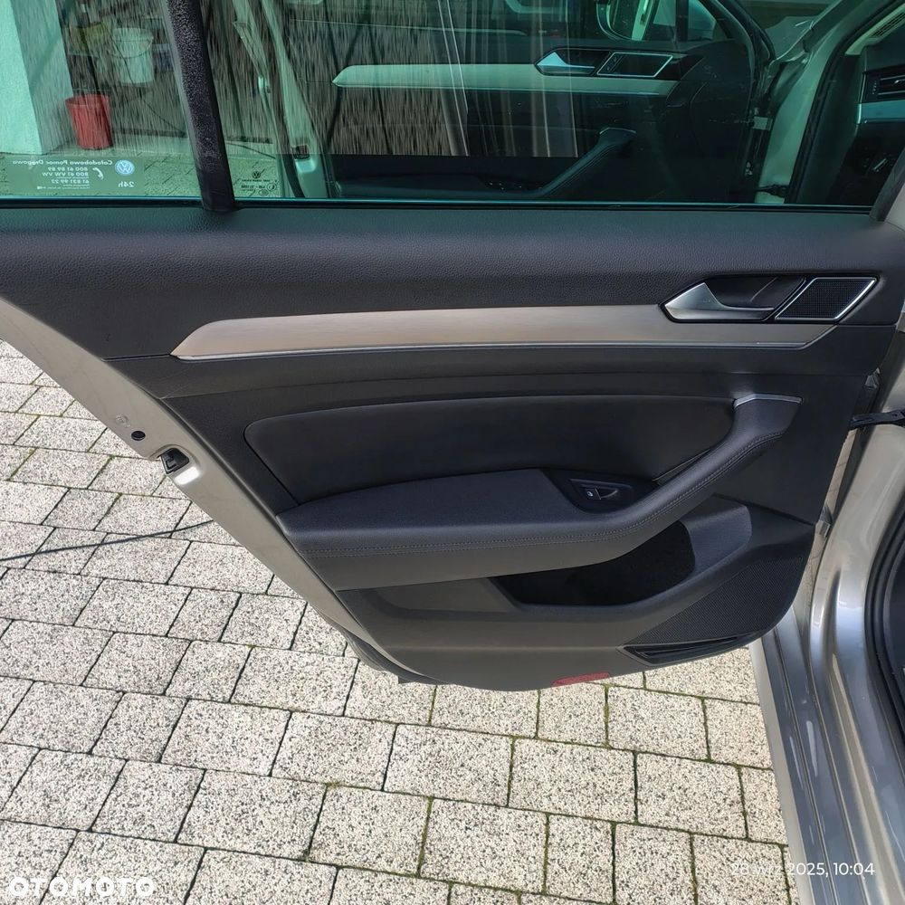 Volkswagen Passat - 26