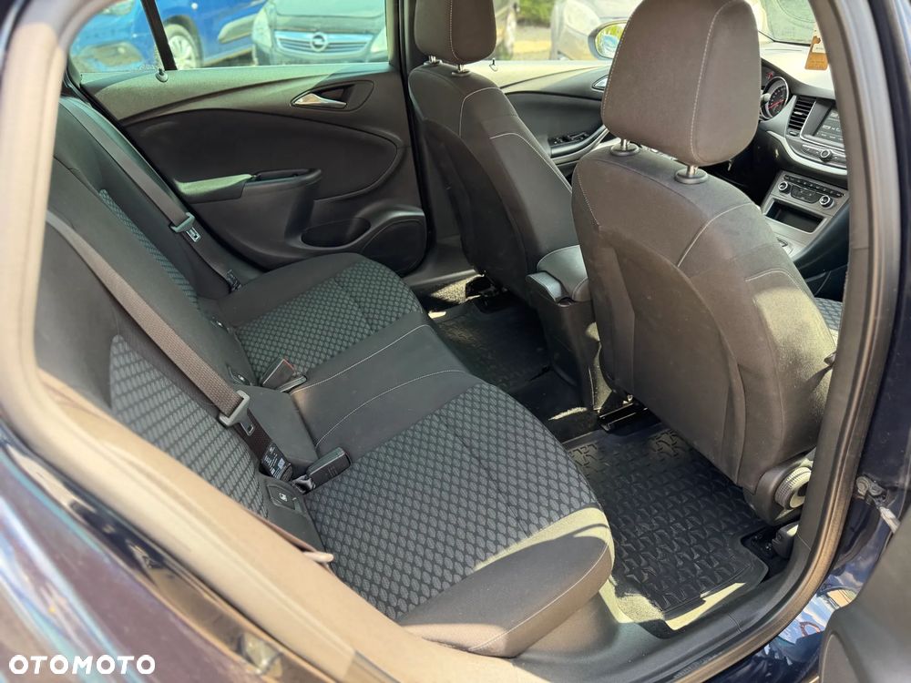 Opel Astra 1.6 T Dynamic S&S - 11