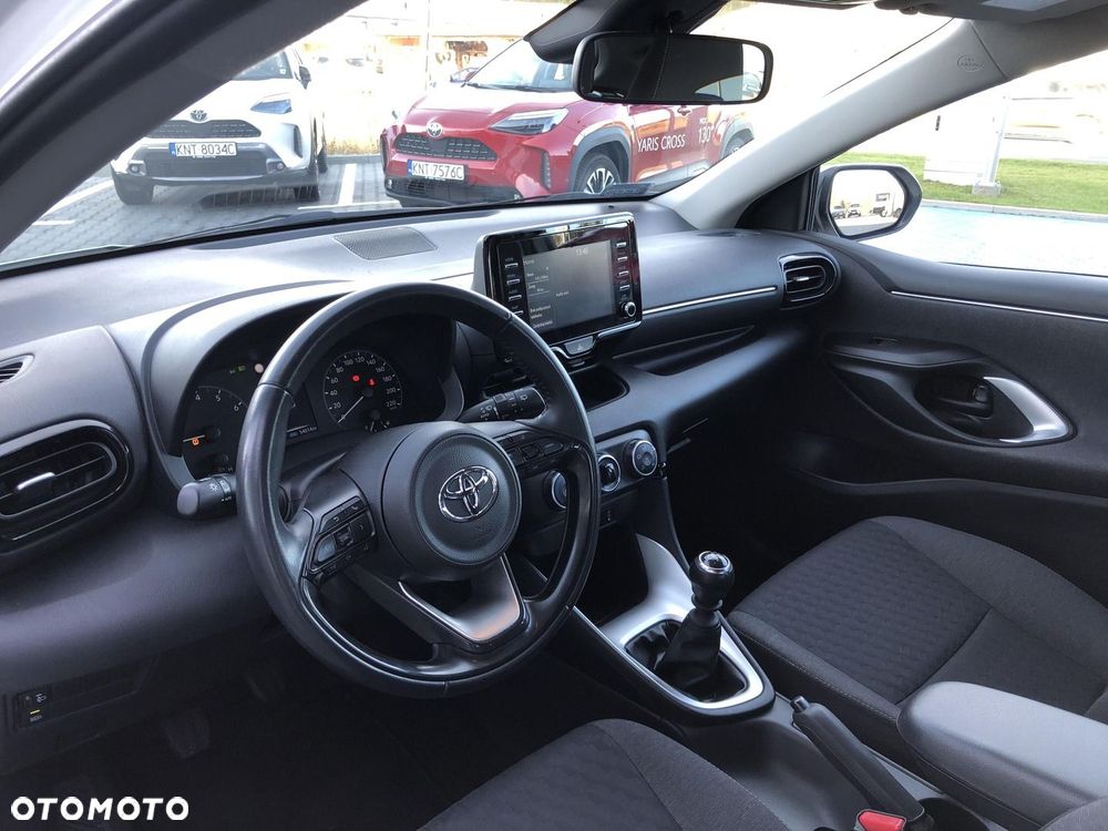 Toyota Yaris - 10