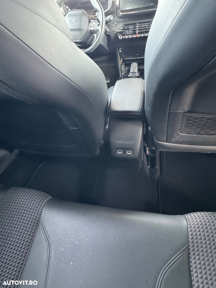 Peugeot 2008 1.2 PureTech EAT8 STT GT Pack - 12