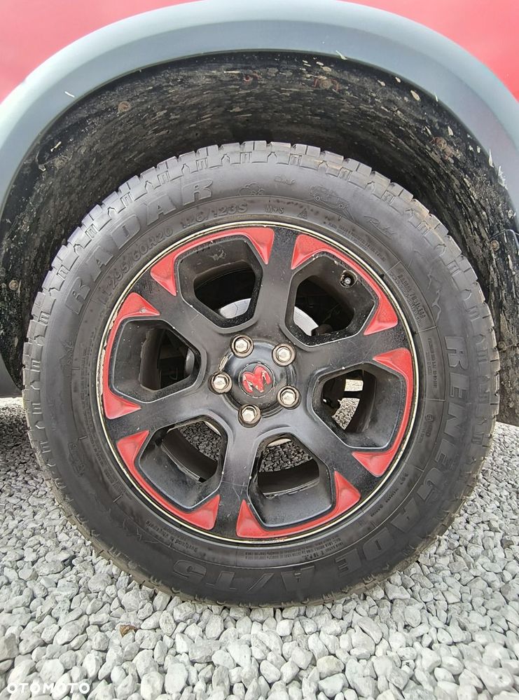 Dodge RAM - 38