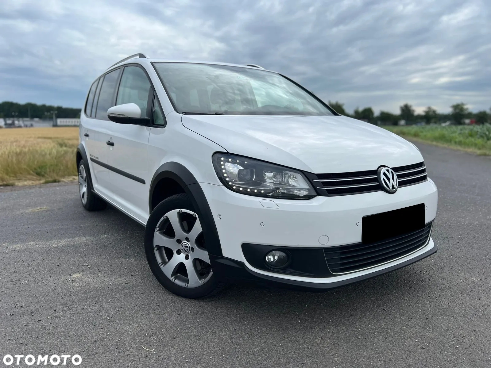 Volkswagen Touran 2.0 TDI DPF Cross - 2