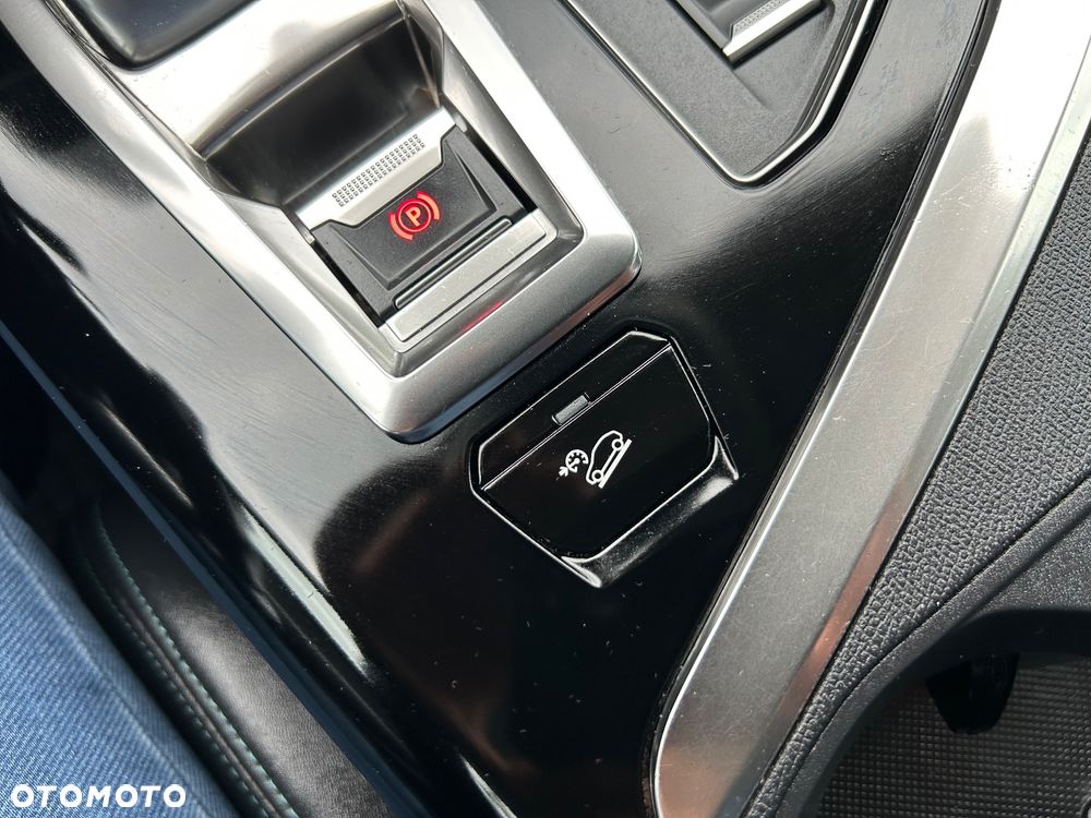 Peugeot 3008 1.2 PureTech Allure Pack S&S EAT8 - 32