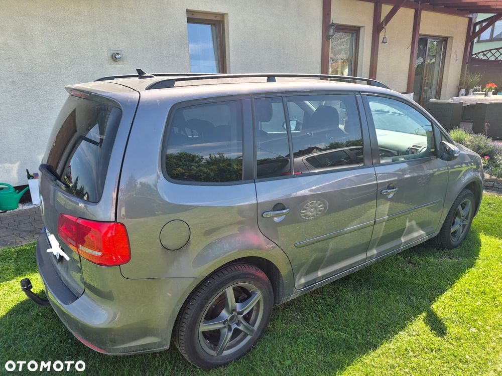 Volkswagen Touran - 8