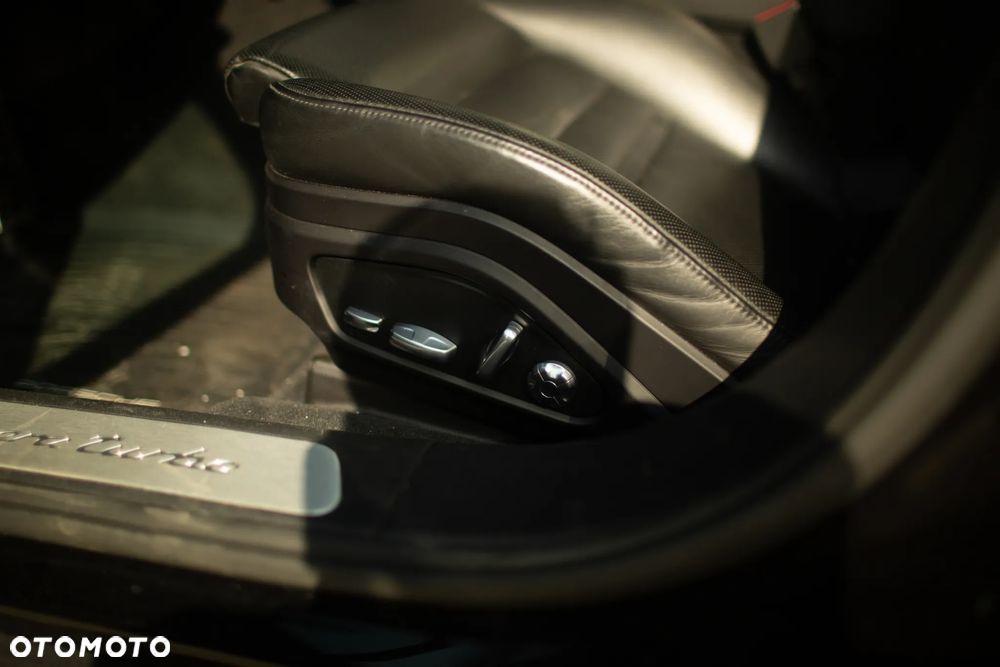 Porsche Panamera Turbo - 31